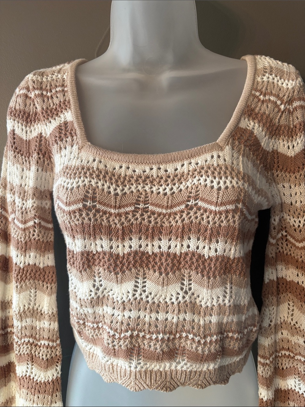 Hollister Women’s Scoop Neck Knit Sweater - Cream & Brown